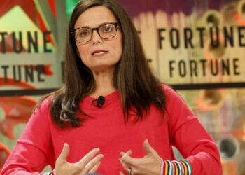 Microsoft’s CFO admits she joined the tech giant without even knowing her salary—and then missed her first day of work