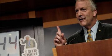 Senate Republican accused of trying to ‘cover his tracks’ as he falls behind in polls