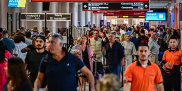 Memorial Day Weekend Travel Is Expected to Break Records in the U.S. How to Beat the Crowds—and Keep Costs Down