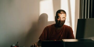 Chatbots are becoming mental health tools before they are ready