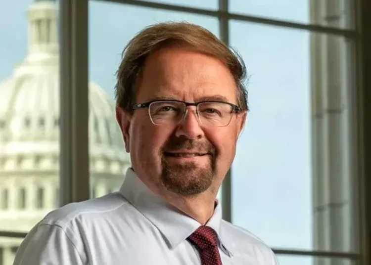 Report reveals crying GOP lawmaker read a poem for female staffer who rejected him