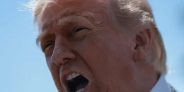 Trump gets shot across the bow as 3 frustrated Republicans defect to help Dems
