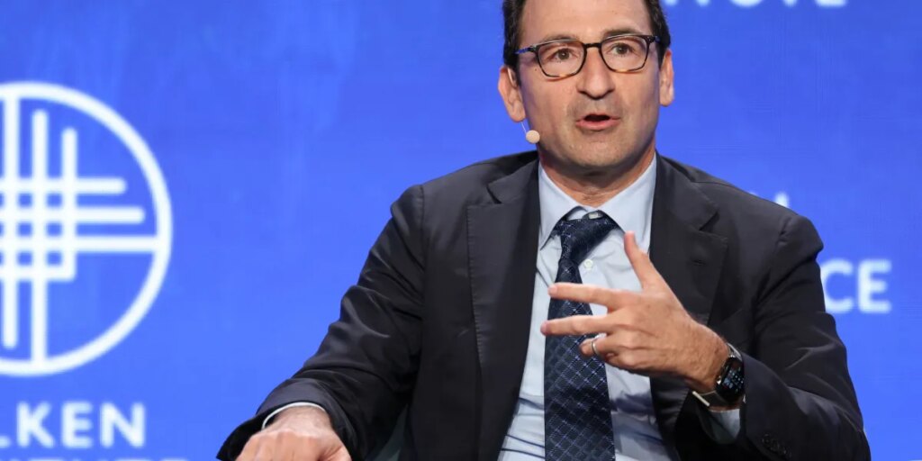 Blackstone COO Jon Gray predicts ‘huge boom’ in blue-collar jobs—his own data center company is hiring 30,000 new roles