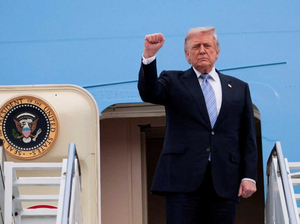 Trump makes wild brag on plane from China — and is openly doubted on CNN