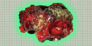 Scientists Scan Gruesome Crystal Formed by Nuclear Blast, Find Something Bizarre