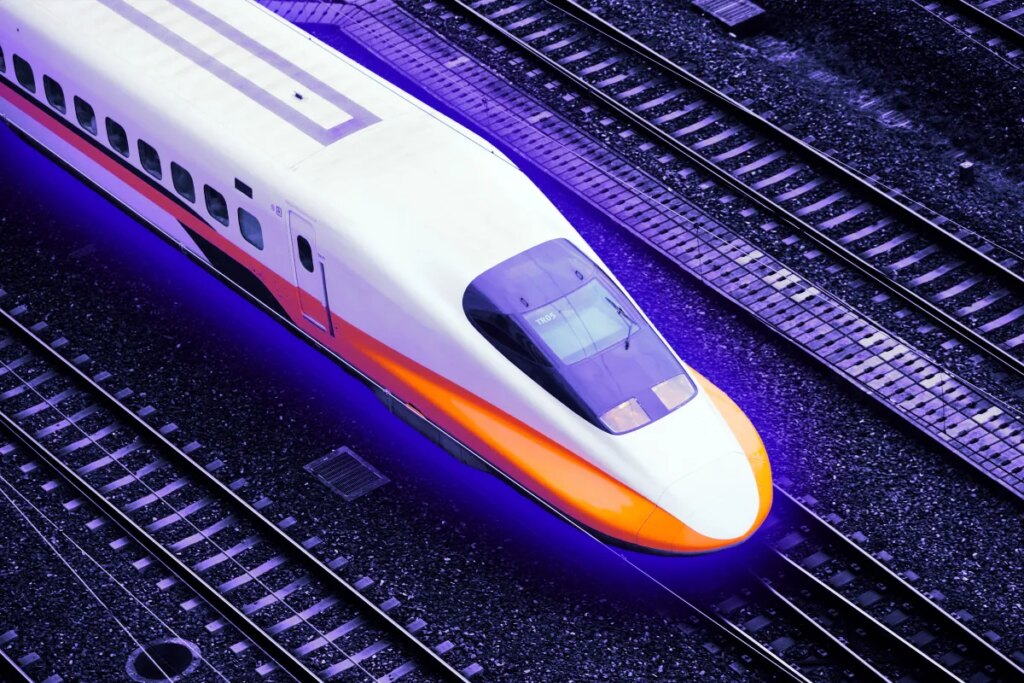 College Kid Shuts Down High Speed Trains With a Laptop and a Radio