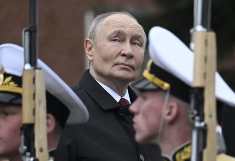 Former top Russian official admits the country is over Putin and can ‘imagine a future without him’ — even elites bail as Kremlin seizes their assets