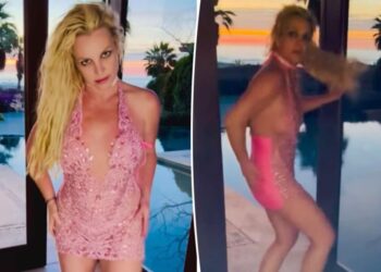 Britney spears slaps her butt while dancing in hot pink mini dress following reported restaurant drama