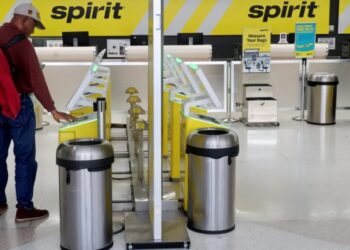 Spirit Airlines apologizes to all the Americans who can’t afford any summer vacation flights as it shuts down