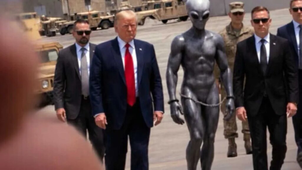 ‘Something is coming’: Bonkers Trump picture fuels speculation storm