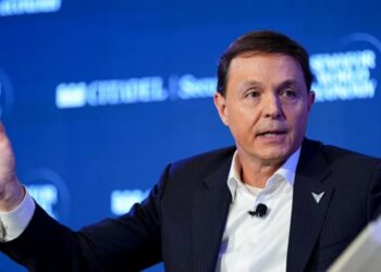 Billionaire space founder says a simple kids marshmallow test can reveal if you’ll stay stuck in the middle class forever
