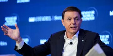 Billionaire space founder says a simple kids marshmallow test can reveal if you’ll stay stuck in the middle class forever