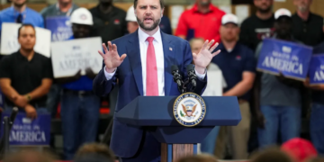 Comically unprepared JD Vance shamed by local columnist after clumsy campaign stop