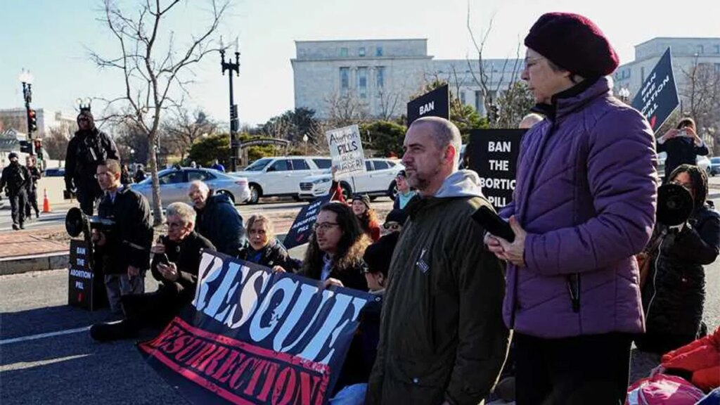 Increased death threats against abortion providers pinned on Trump pardons: report