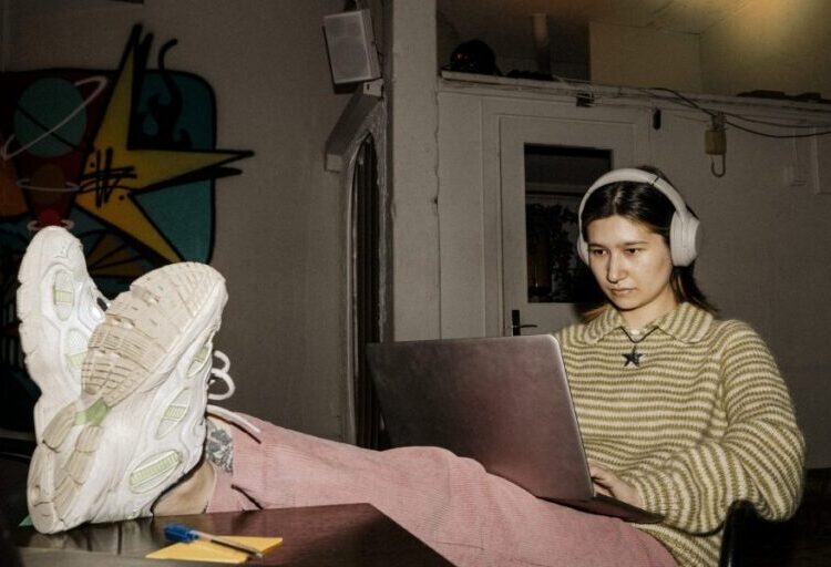 Gen Z is over-relying on AI at work—and it could cost them their careers