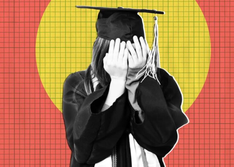 Students Boo and Jeer as AI Name-Reader Flops Spectacularly at College Graduation Ceremony