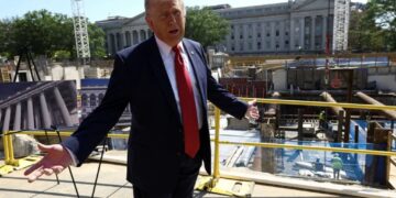 Trump takes shots at GOP senator while dumping him for controversial MAGA wildcard