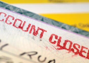 Trump Moves to Tighten Banking Access for Non-Citizens