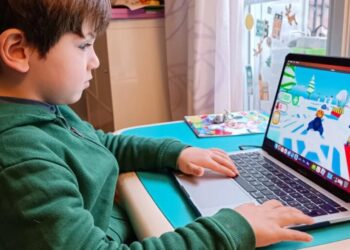 Exclusive: Advocacy groups file complaint against Roblox, alleging its manipulative design puts kids at risk