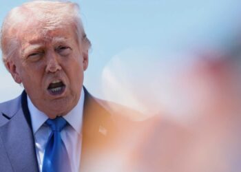 Republicans panic as Trump appears ‘maniacally focused’ on risking GOP majorities: report