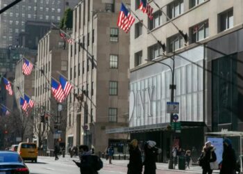 56-year-old woman dies after stepping out of car and into open manhole in New York City