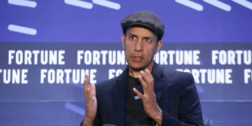 While other tech CEOs warn of mass job losses, Glean’s chief says AI will never replace a single worker