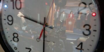 Lawmakers Advance Bill to Make Daylight Saving Time Permanent