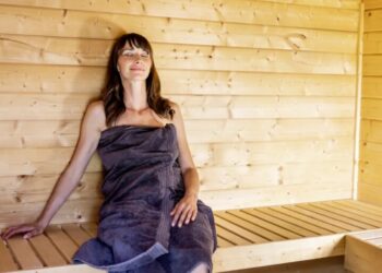 The health benefits of saunas: backed by research and experts 