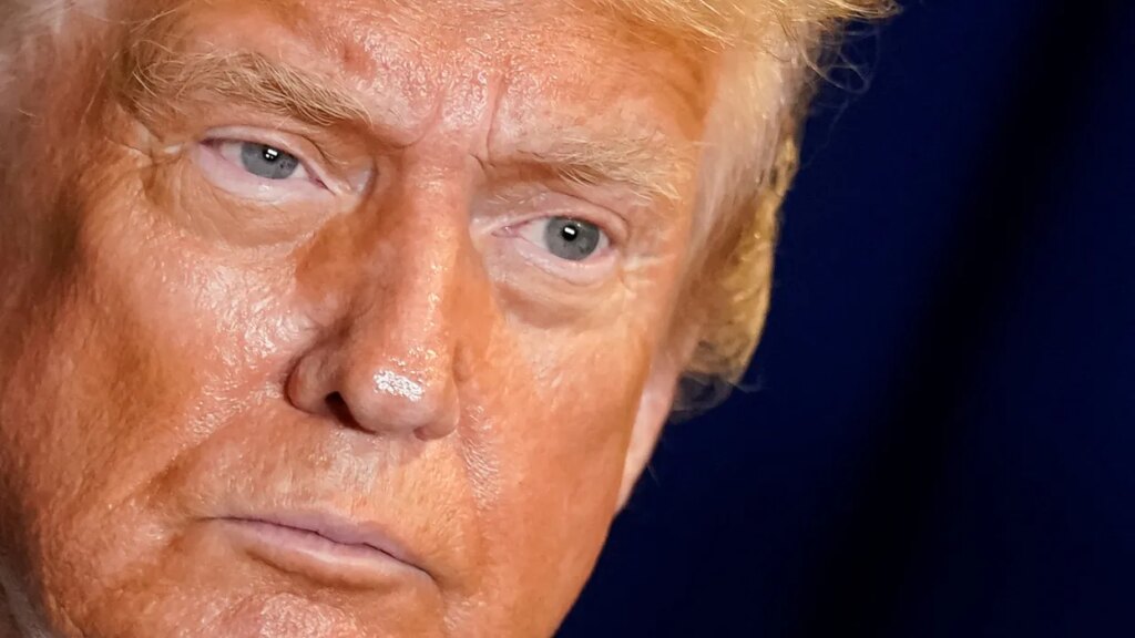 Trump offers wild excuse for snubbing own son’s wedding