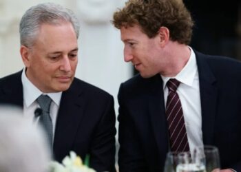 Tech billionaires convinced Trump to back off an AI executive order. But much of MAGA favors AI regulation