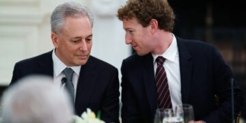 Tech billionaires convinced Trump to back off an AI executive order. But much of MAGA favors AI regulation