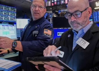 The market keeps winning. Most Americans are losing faith