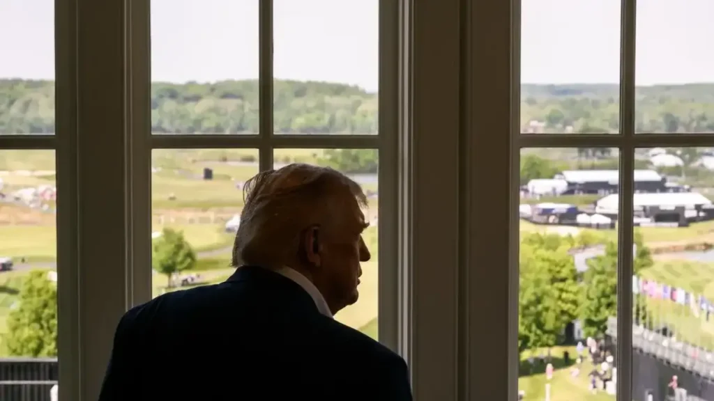 Policy expert flags telling detail in Trump post: ‘This clearly was not written by him’