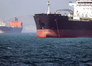 Oil drops as U.S. says deal with Iran and Hormuz reopening is near