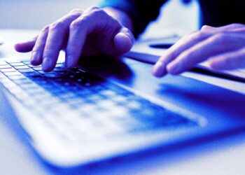 People Are Loading Their Writing With Typos to Prove They’re Not AI