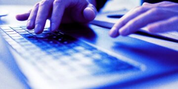 People Are Loading Their Writing With Typos to Prove They’re Not AI