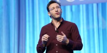 Simon Sinek says the most successful people in the world ‘hit zero’ or came close to it: Failure is ‘the gift’