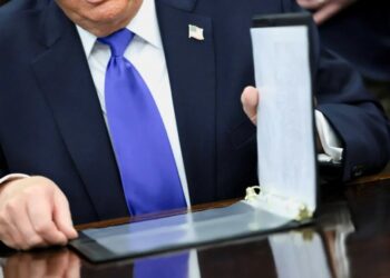 Trump sitting on ‘ticking time bomb’ poised to send US into ‘permanent’ recession: expert
