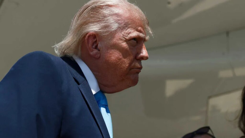 Ex-Trump official flags new ‘creepy sign’ that admin is ‘engaging in illegal conduct’