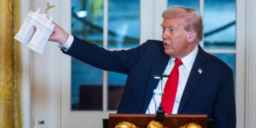 House Democrats to Introduce Bill to Block Trump’s Triumphal Arch Amid Backlash Over ‘Vanity’ Projects