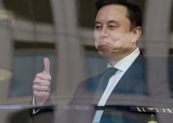 Top analyst has harsh words for SpaceX debut: ‘We recommend that investors avoid this IPO’