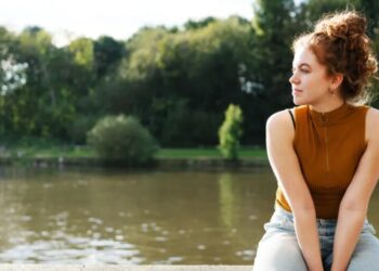 Gen Z is rejecting $200 dates and choosing ‘solo-maxxing’—and dating apps are taking a hit
