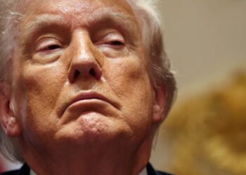 Americans hurt in Kuwait as Trump sends mixed signals on war