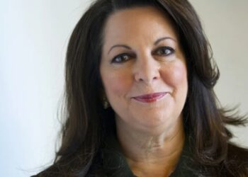 Ex-Applebee’s exec was told she’d never be CEO—she bought the chain and fired her naysayer: ‘We don’t need two of us, so I’m gonna have to let you go’