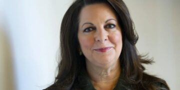 Ex-Applebee’s exec was told she’d never be CEO—she bought the chain and fired her naysayer: ‘We don’t need two of us, so I’m gonna have to let you go’