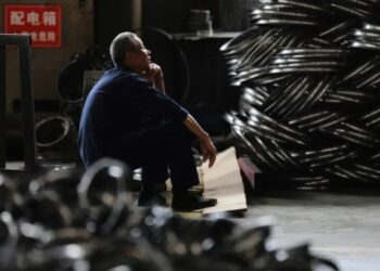 Chinese factory activity flattens as analysts wonder about true damage from Iran War