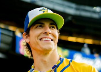 A Broadway Star Is the Savannah Bananas’ Phantom of the Bullpen