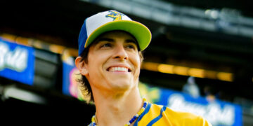 A Broadway Star Is the Savannah Bananas’ Phantom of the Bullpen