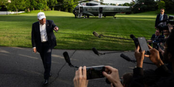 Trump Flexes Hold on G.O.P., Even as It Braces for Midterm Backlash