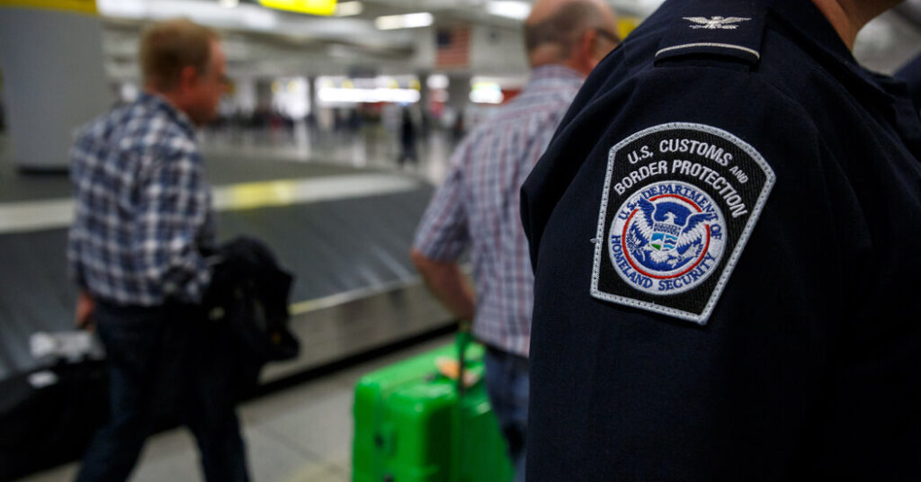 Citing Ebola Outbreak, U.S. Restricts Entry From Congo, Uganda and South Sudan